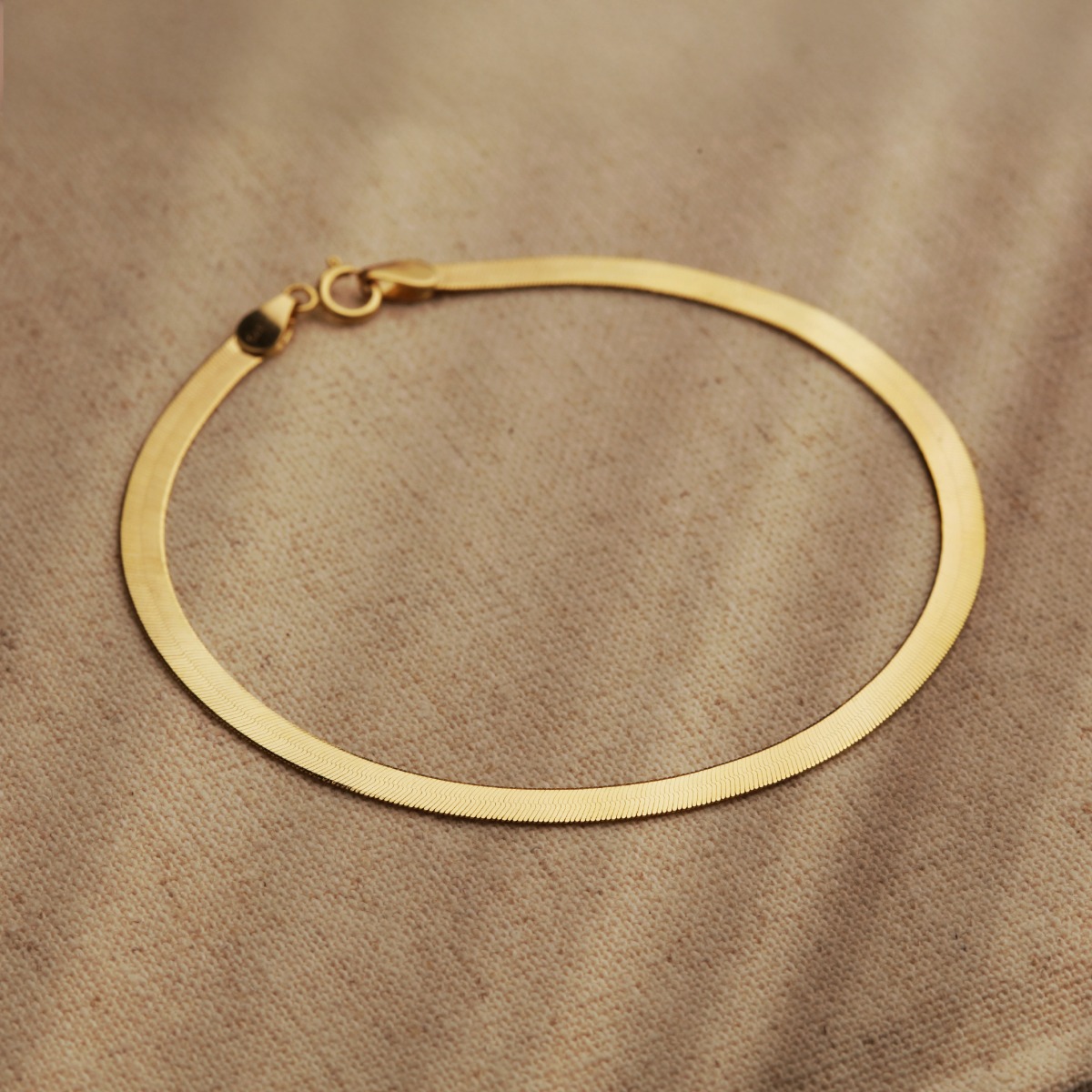 9ct Yellow Gold 7