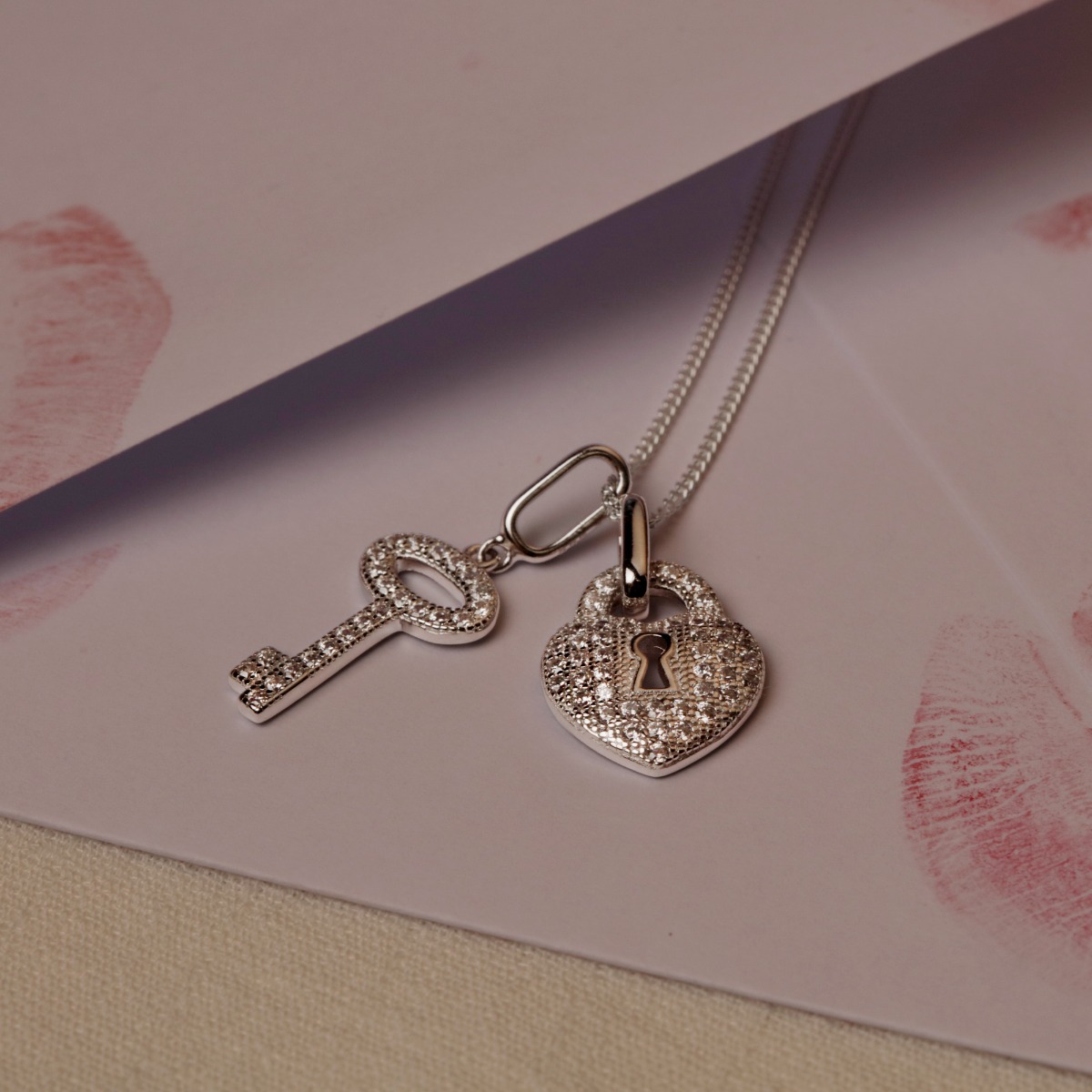 New Sterling Silver Cubic Zirconia Key To Heart Padlock Necklace