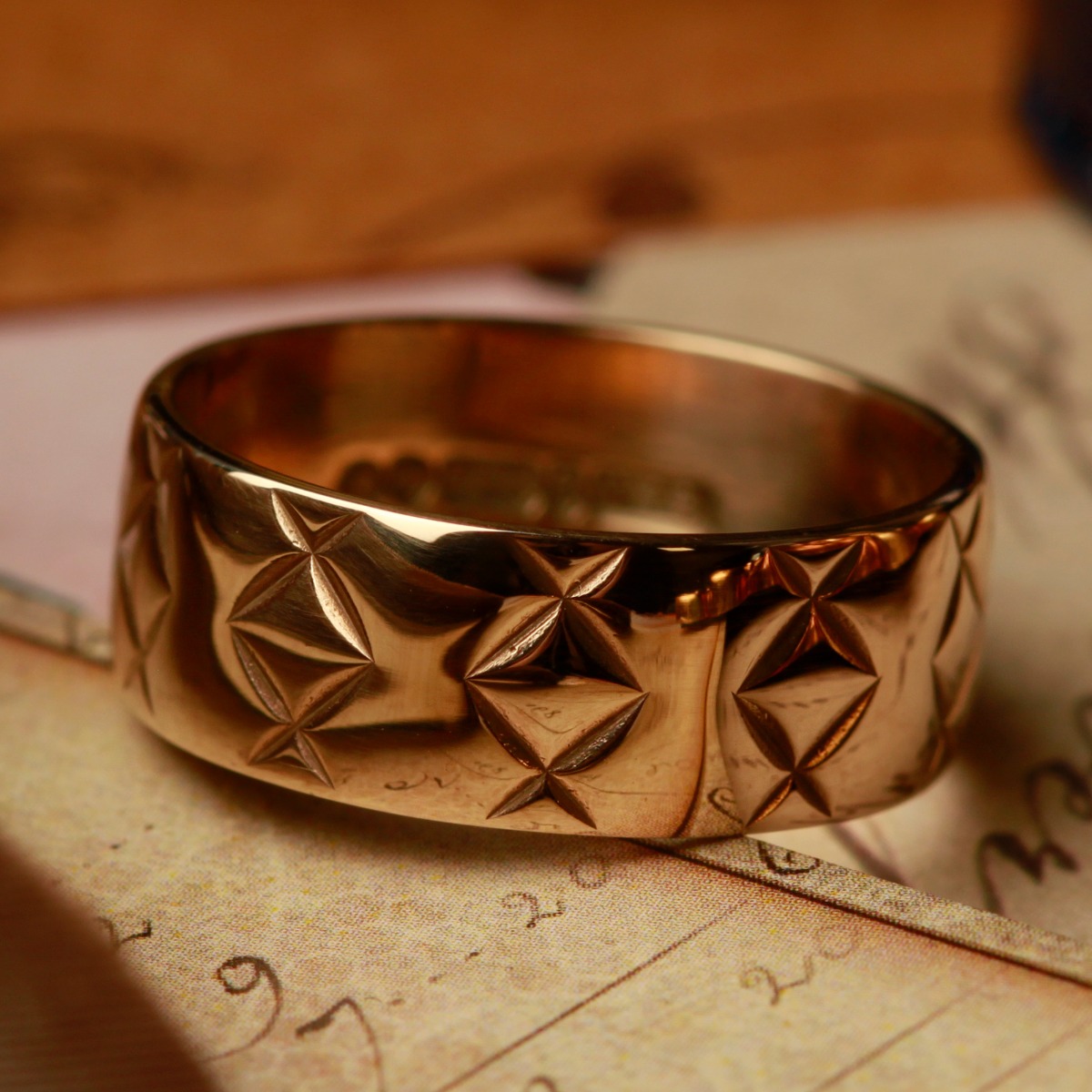 Pre-Owned Vintage 1965 9ct Gold Star Engraved Wedding Ring