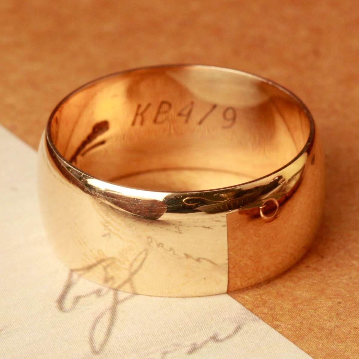 Pre-Owned Vintage 1984 9ct Yellow Gold 9mm Wide Wedding Ring