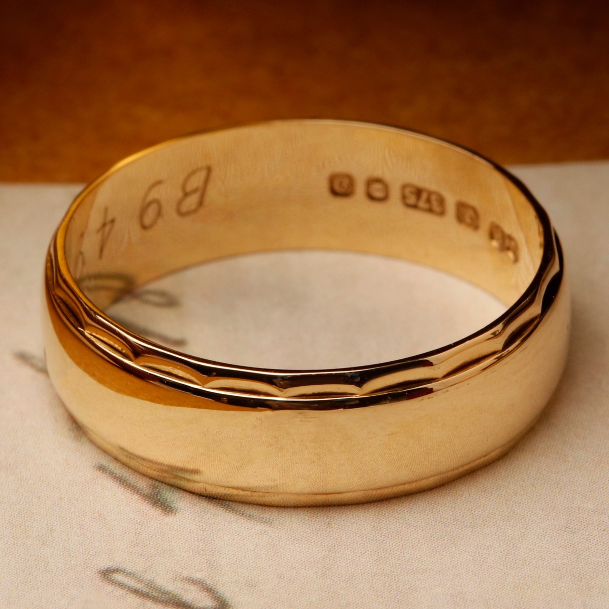 Pre-Owned Vintage 1978 9ct Yellow Gold Edged 6mm Wedding Ring