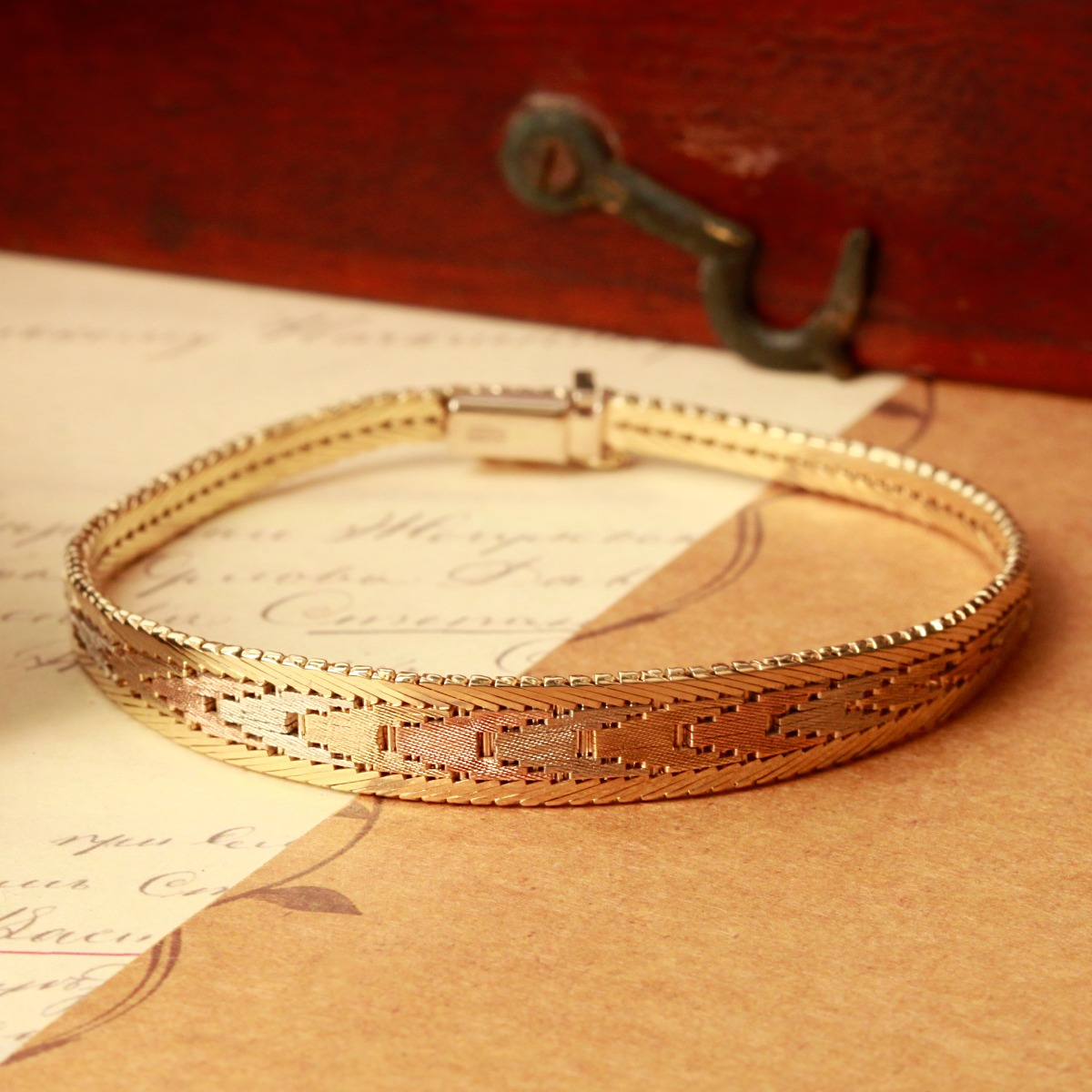 Vintage 1979 9ct Yellow Rose & White Gold Bracelet