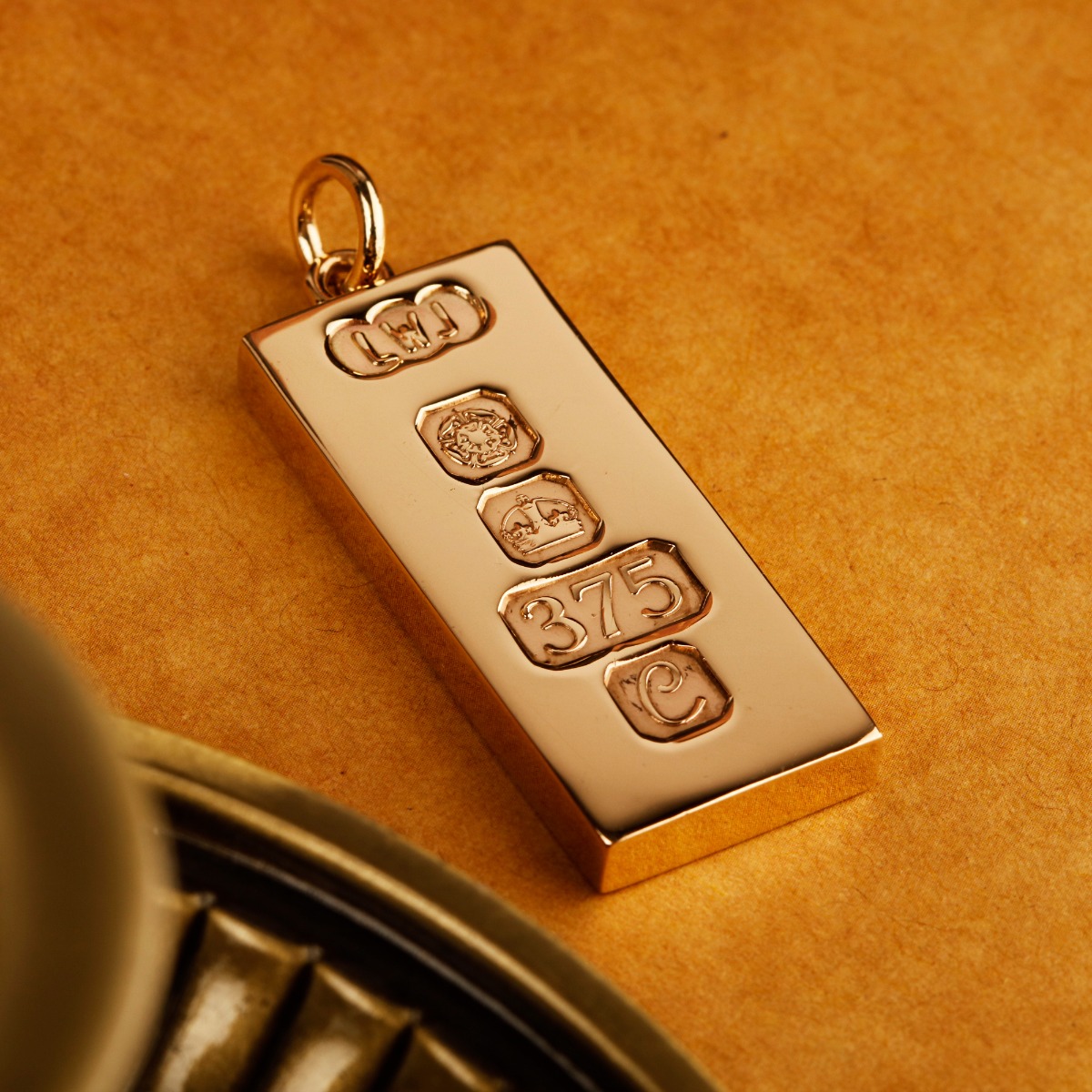 Pre-Owned Vintage 1977 9ct Yellow Gold Ingot Pendant