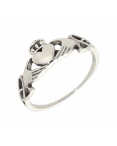 New Sterling Silver Claddagh Design Ring