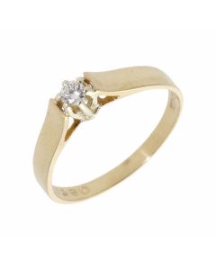 Pre-Owned 9ct Yellow Gold Diamond Solitaire Ring