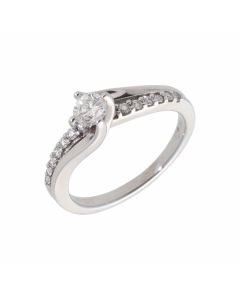 Pre-Owned 18ct White Gold Diamond Solitaire & Shoulders Ring