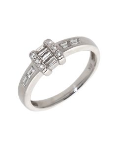Pre-Owned 18ct White Gold Mixed Cut Diamond Dress Ring