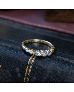 Pre-Owned Vintage Illusion Set Diamond Trilogy Ring