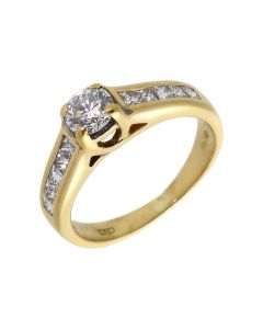 Pre-Owned 18ct Gold 0.75ct Diamond Solitaire & Shoulders Ring