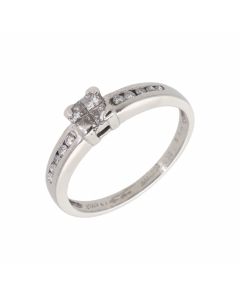 Pre-Owned Platinum 0.25 Carat Diamond Mixed Cut Cluster Ring