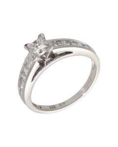 Pre-Owned 18ct White Gold Princess Cut Diamond Solitaire Ring