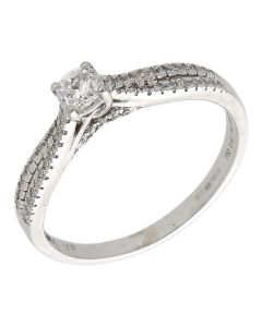 Pre-Owned 18ct White Gold Diamond Solitaire & Shoulders Ring