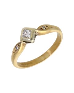Pre-Owned 9ct Yellow Gold Princess Cut Diamond Solitaire Ring