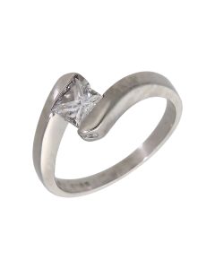 Pre-Owned Platinum Princess Cut Diamond Solitaire Twist Ring