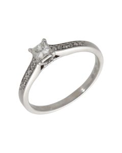 Pre-Owned 9ct Gold 0.28ct Diamond Solitaire & Shoulders Ring