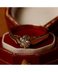 Pre-Owned Vintage 1975 9ct Yellow Gold Diamond Solitaire Ring