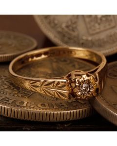 Pre-Owned Vintage 9ct Yellow Gold Diamond Solitaire Ring