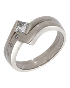 Pre-Owned 18ct Gold 0.33ct Princess Cut Diamond Twist Ring Set