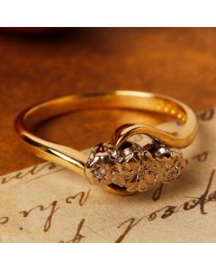Pre-Owned Vintage 1972 18ct Gold Diamond Trilogy Twist Ring