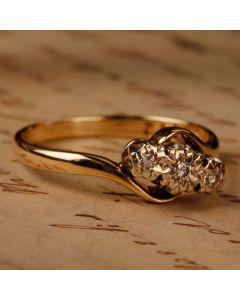Pre-Owned Vintage 1984 9ct Yellow Gold Diamond Trilogy Ring