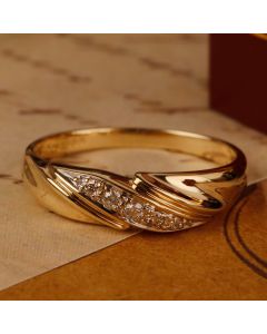 Pre-Owned Vintage 1986 9ct Yellow Gold Diamond Twist Ring