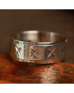 Pre-Owned Vintage 1967 18ct White Gold 7mm Engraved Band Ring