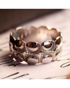 Pre-Owned Vintage 1977 18ct White Gold Engraved Band Ring