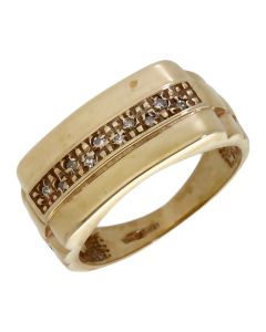 Pre-Owned 9ct Yellow Gold Diamond Set Lined Centre Signet Ring