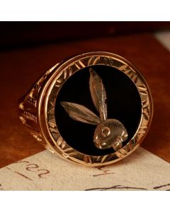 Pre-Owned Vintage 1989 9ct Yellow Gold & Onyx Bunny Signet Ring