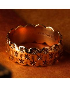Pre-Owned Vintage 1973 9ct Gold Star Engraved 7mm Wedding Ring