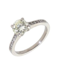 Pre-Owned Platinum 1.52ct Diamond Solitaire & Shoulders Ring