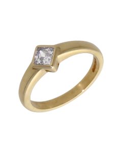 Pre-Owned 9ct Yellow Gold Square Cubic Zirconia Solitaire Ring