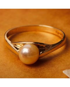 Pre-Owned Vintage 1970 9ct Gold Pearl Solitaire Dress Ring