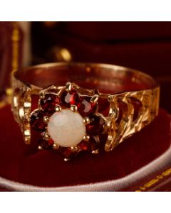 Pre-Owned Vintage 1978 9ct Gold Opal & Garnet Cluster Ring