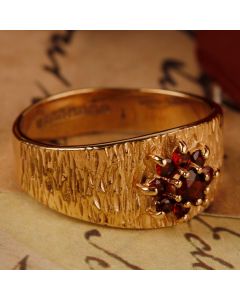 Pre-Owned Vintage 1970 9ct Yellow Gold Garnet Cluster Ring