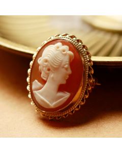 Pre-Owned Vintage 1981 9ct Yellow Gold Rope Edged Cameo Brooch
