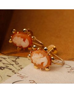 Pre-Owned Vintage 1957 9ct Yellow Gold Cameo Earrings