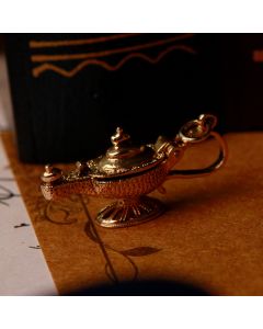 Pre-Owned Vintage 1971 9ct Yellow Gold Genie Lamp Charm