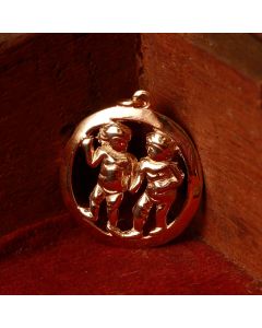 Pre-Owned Vintage 1972 9ct Gold Gemini Horoscope Pendant