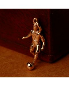 Pre-Owned Vintage 1958 9ct Yellow Gold Footballer Charm