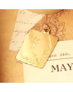 Pre-Owned Vintage 1979 9ct Yellow Gold Bird Engraved Pendant