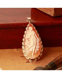 Pre-Owned Vintage 1979 9ct Yellow Gold Cameo Teardrop Pendant