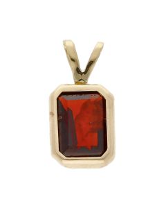 Pre-Owned 9ct Yellow Gold Small Garnet Pendant