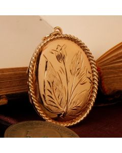 Pre-Owned Vintage 1979 9ct Gold Oval Floral Locket Pendant