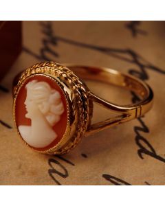 Pre-Owned Vintage 1973 9ct Yellow Gold Cameo Ring