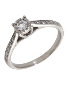 Pre-Owned 9ct Gold 0.25ct Diamond Solitaire & Shoulders Ring