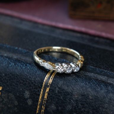 Pre-Owned Vintage Illusion Set Diamond Trilogy Ring