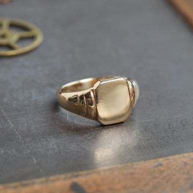 Pre-Owned Vintage 1987 9ct Gold Ribbed Shoulders Signet Ring