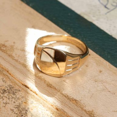 Pre-Owned Vintage 1966 9ct Yellow Gold Signet Ring