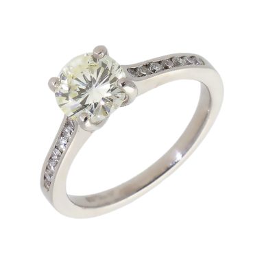 Pre-Owned Platinum 1.52ct Diamond Solitaire & Shoulders Ring